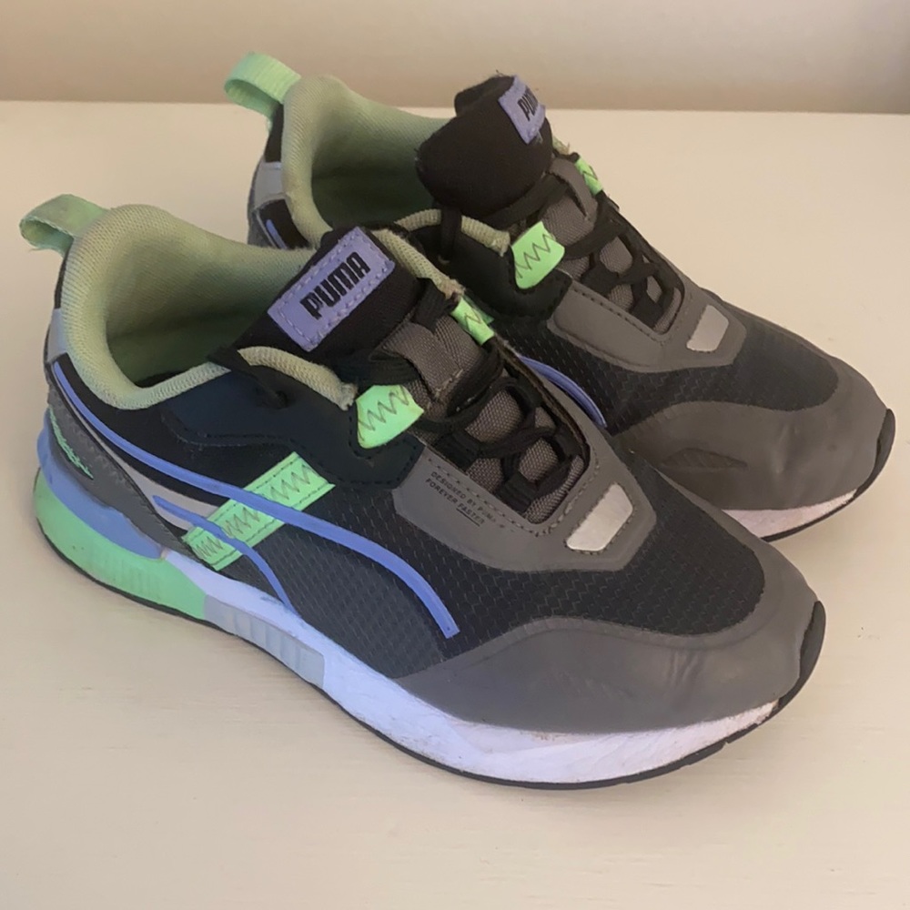 Puma size 2, GUC *unisex*